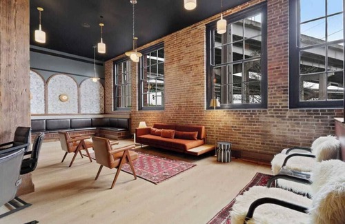 Arts/Warehouse District House | Roami at The Lola | Convention Center | Suite