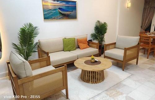 Kuah Apartment | Roamia Retreat - Tropical house