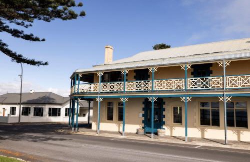 Waterhouse Hotel | Robe Hotel