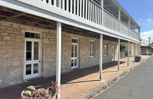 Waterhouse House | Robe Terrace's 4 - Stone throw from Robe's town beach