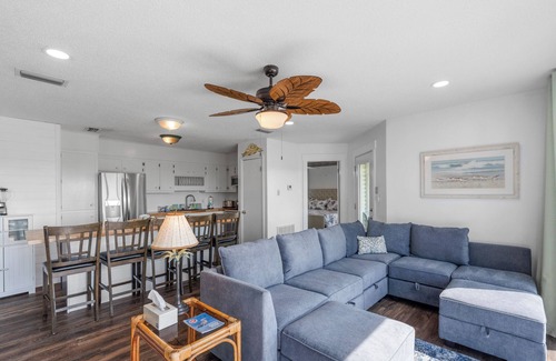 Dauphin Island House | Robin's Sunrise - Recently updated 2 BR Pet-Friendly Home with Gulf Front views