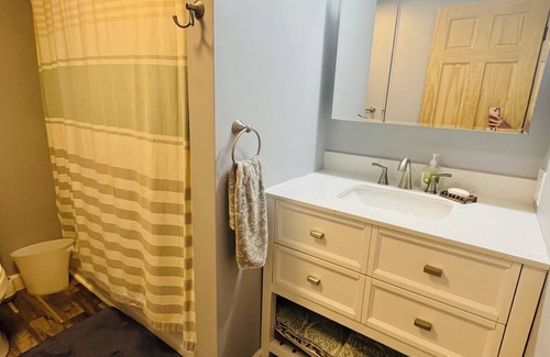 Malta Condo | Robin’s Wake Close to Saratoga Race Course. Pet Friendly!