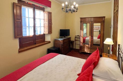 Chacras de Coria Hotel | Robles de Besares