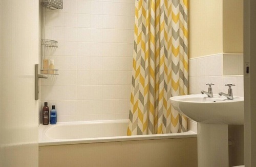 Rochdale Apartment | Rochdale Retreat - Cozy Apartment Stay