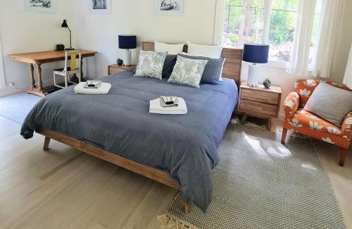 Patonga House | Rock Davis Luxury Beachouse - 100mtrs to Beach