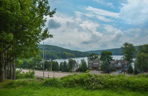 McHenry House | Rock Lodge