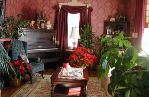 Ravenna Bed & Breakfast | Rocking Horse Inn