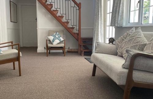 Newry House | Rocklea Seaside Cottage