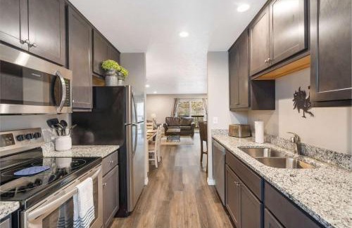 Branson House | Rockwall Duo - Cottage & Lodge Combo