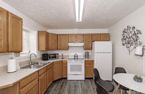 Inkom House | Rockwell Inn 6 | 2 King BD | Beautiful Views | Ski
