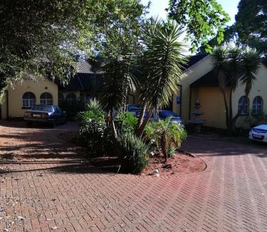 Constantia Kloof Apartment | Rocky Ridge Guest House 2 SELF CATERING - No Alcohol allowed