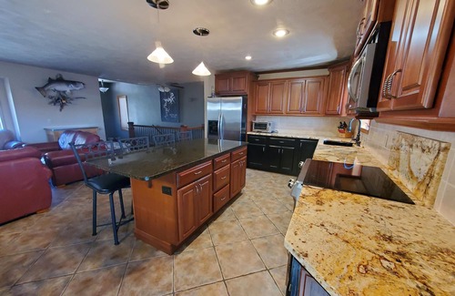 Garfield House | ROCKY RIDGE - Lakefront 5 bdrms, 4 baths, lake views and easy walk to the water!