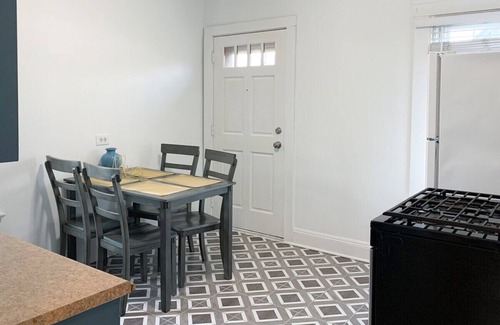 Kamm's Corners Apartment | Rocky River Near Airport Apartment - 2nd floor