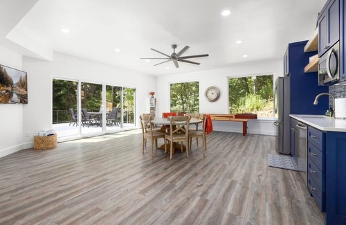 Rogers House | Rocky Summit-Hot Tub-Lake Access & Kayaks-Gameroom