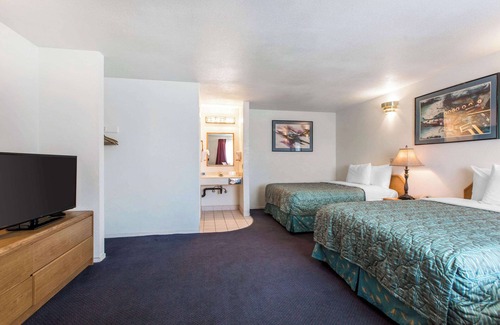 Beaumont Hotel | Rodeway Inn Beaumont 1-10