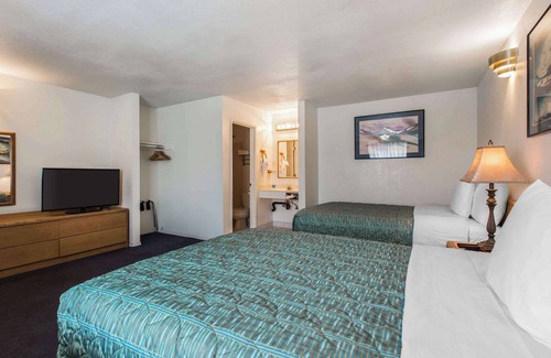 Beaumont Hotel | Rodeway Inn Beaumont 1-10