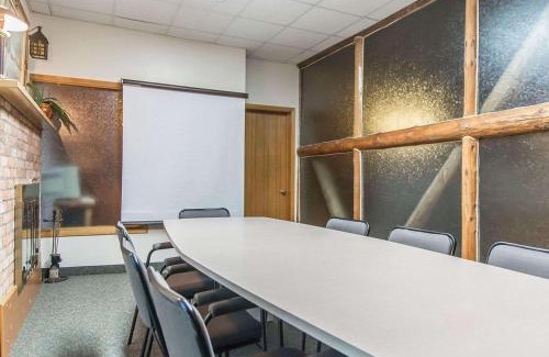 St. Andre Hotel | Rodeway Inn