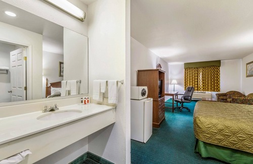 Decatur Hotel | Rodeway Inn Decatur