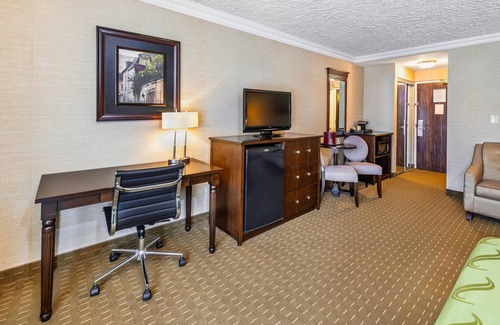 Stratford Hotel | Rodeway Inn Festival