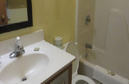 Florence Hotel | Rodeway Inn Florence - Cincinnati South