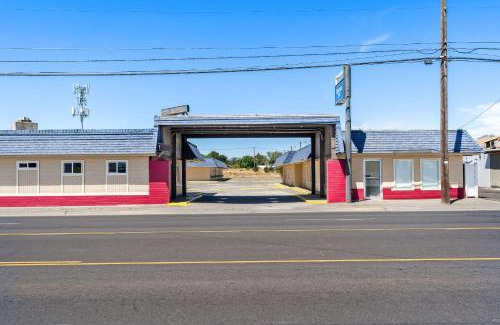 Hermiston Hotel | Rodeway Inn Hermiston - Umatilla