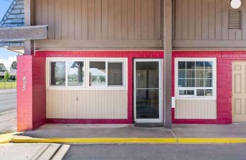 Hermiston Hotel | Rodeway Inn Hermiston - Umatilla