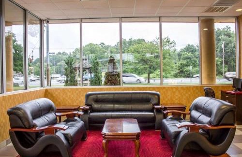 Ronkonkoma Hotel | Rodeway Inn MacArthur Airport