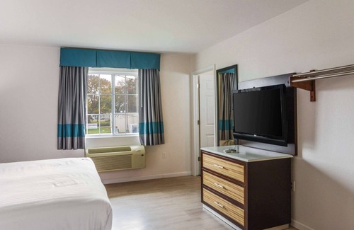 Milford Hotel | Rodeway Inn Milford