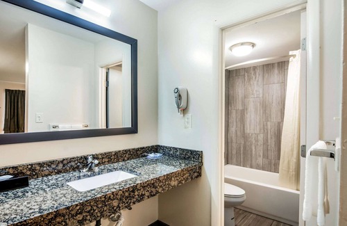 North Chesterfield Hotel | Rodeway Inn Richmond South