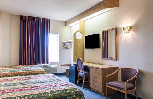 Salem Hotel | Rodeway Inn Salem Northgate