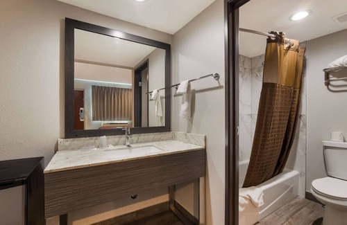 San Bernardino Hotel | Rodeway Inn San Bernardino - Colton