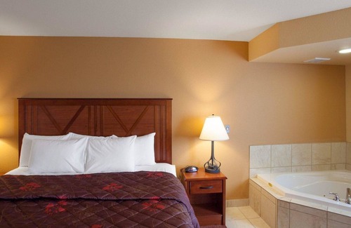Phillipsburg Hotel | Rodeway Inn & Suites