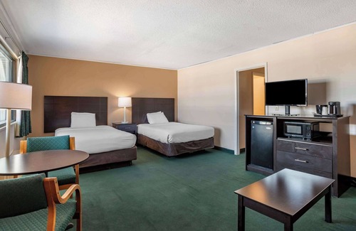 Rehoboth Beach Hotel | Rodeway Inn & Suites Rehoboth Beach