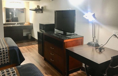 Circleville Hotel | Rodeway Inn