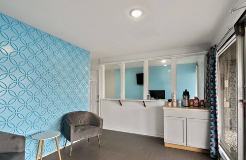 Palestine Hotel | Rodeway Inn