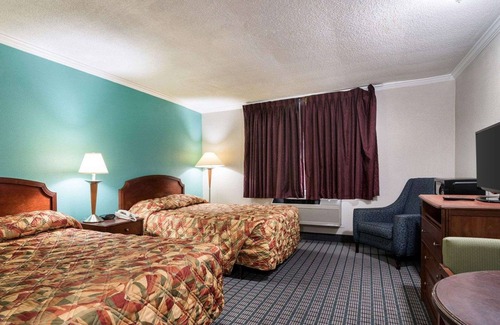 Syracuse Hotel | Rodeway Inn