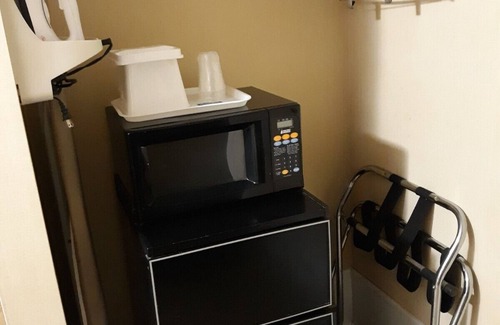 Weedsport Hotel | Rodeway Inn