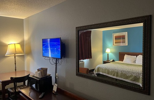 Whitehall Hotel | Rodeway Inn