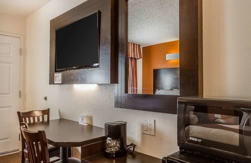 Rohnert Park Hotel | Rodeway Inn Wine Country