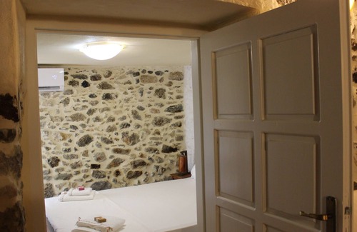 Zaros Apartment | Roes apartments-Roi-