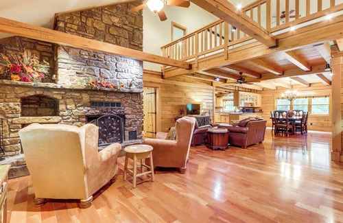 Rogers Cabin | Rogers Cabin on 17 Acres w/Wraparound Deck!