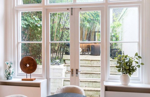 South Kensington Apartment | Roland Gardens (ROL382)