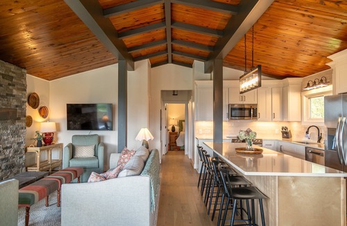Blowing Rock House | Roll With It - Blowing Rock home with stunning views!
