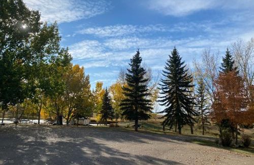 Drumheller Bed & Breakfast | Rolling Hills Country Resort Bed and Breakfast