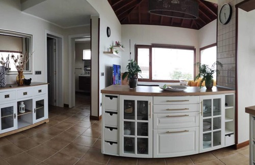 Brena Alta Villa | Romántica Villa de 96 m con Exteriores Llenos de Naturaleza