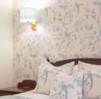 Aylmerton Hotel | Roman Camp Inn