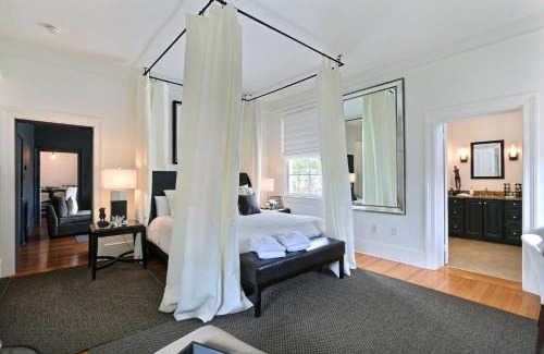 Historic Downtown Savannah Apartment | Romancing The Jones