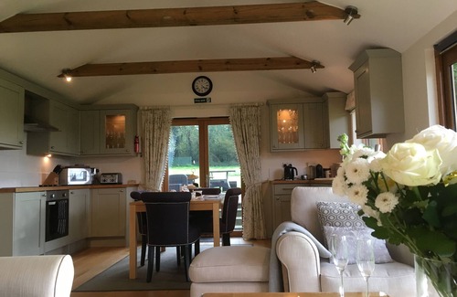West Meon Cottage | Romantic and peaceful cottage With Far Reaching Views