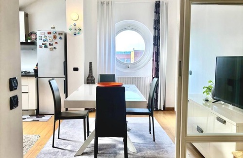 Binda Apartment | Romantic attic Navigli area - free garage near M2 subway