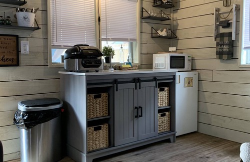 Canyon Lake Cabin | Romantic Cabin: Hot Tub, Pet friendly, 2m Whitewater, Concierge, Private driver